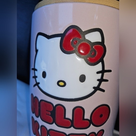 Hello kitty ceramic canister/cookie jar - Picture 4 of 7